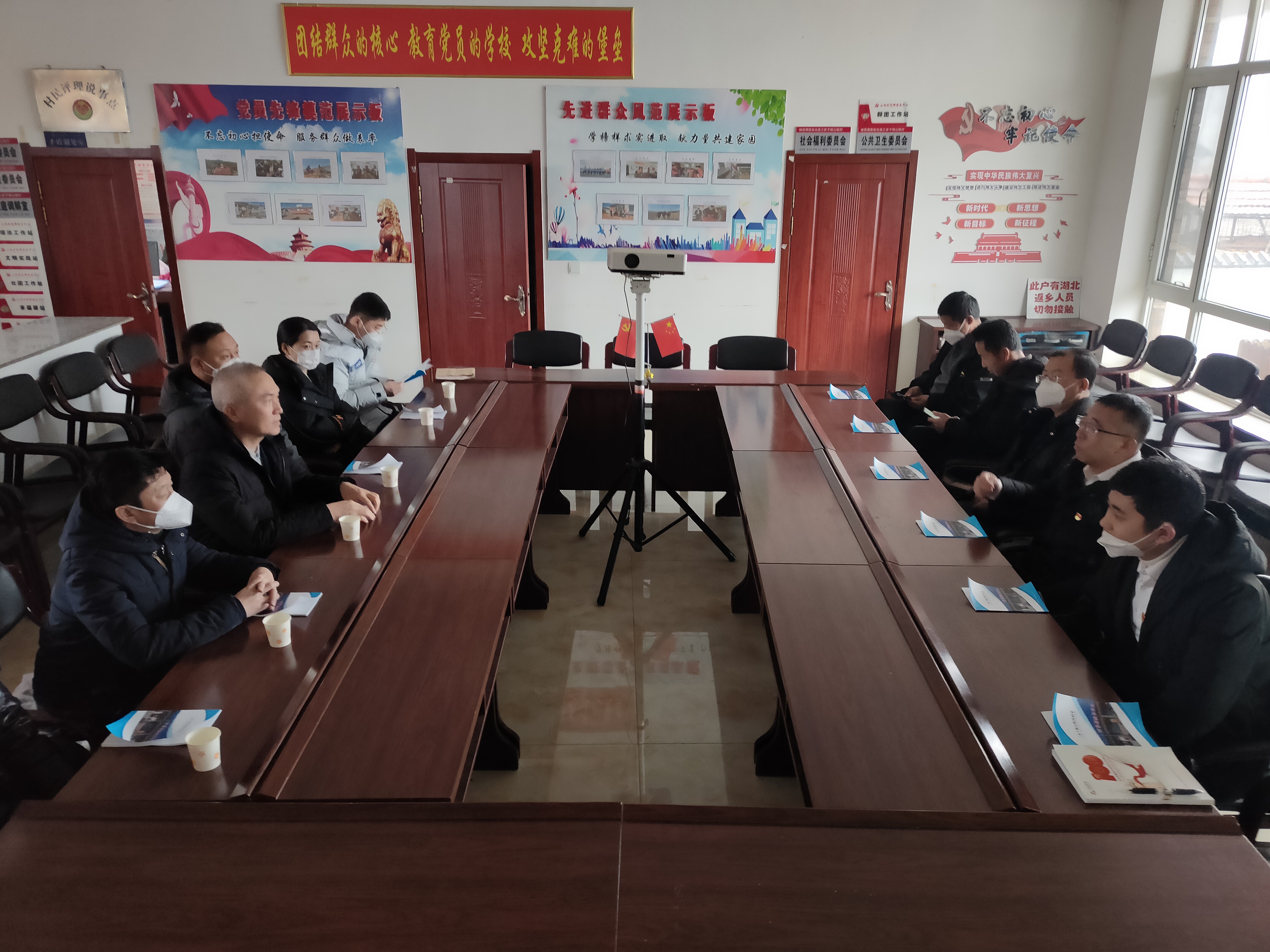 践行国企责任，迎新春送温暖——pa集团官网集团、温泉集团、公服集团前往驻村工作队 走访慰问